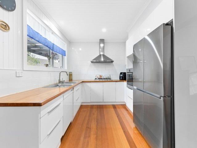 The Brief: Beautifully Renovated Family Home with Stunning Gardens & Separate Bungalow