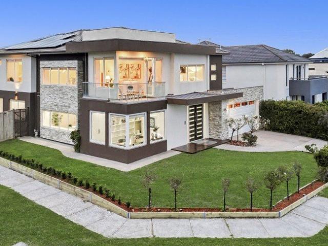 The Brief: Exceptional Family Luxury in an Exclusive Lakeside Setting