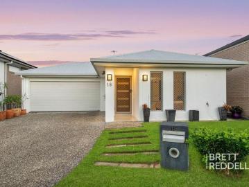 The Brief: Family Home with Outdoor Entertaining Northern Gold Coast Living