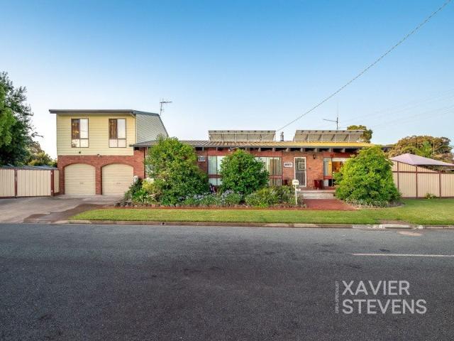 The Brief: Family Space, Poolside Living and Side Access in North Shepparton