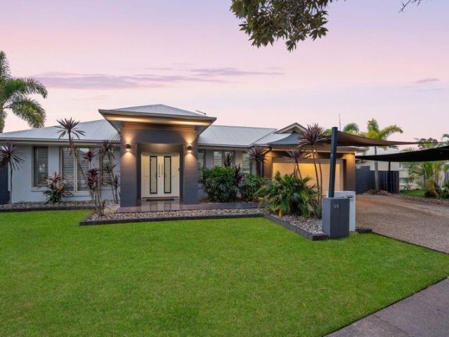 The Brief: House with 10kW Solar, Heated Pool, Butler's Pantry and Multiple Living Areas Northern Gold Coast