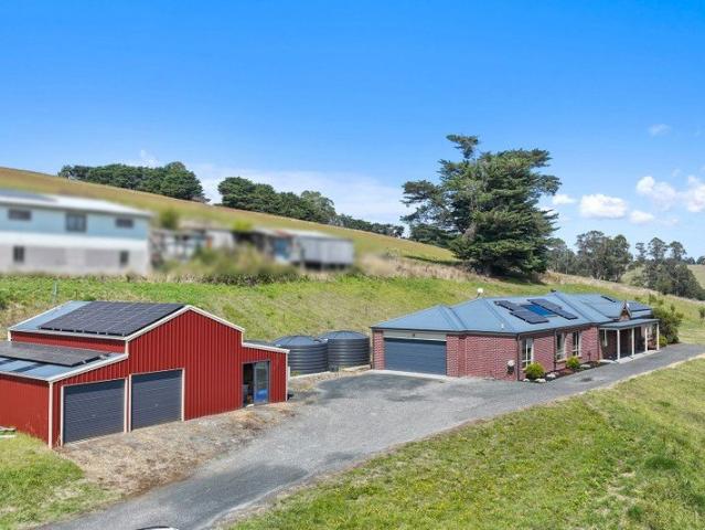 Lifestyle Living: Space, Sustainability & Walk to Town Convenience