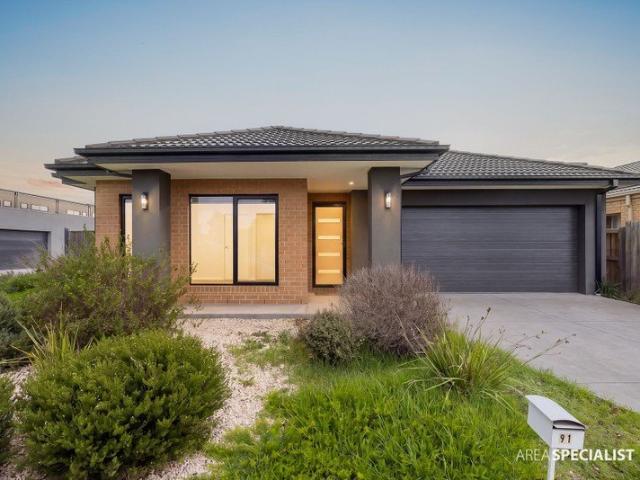 The Brief Modern Family Living in the Heart of Upper Point Cook!