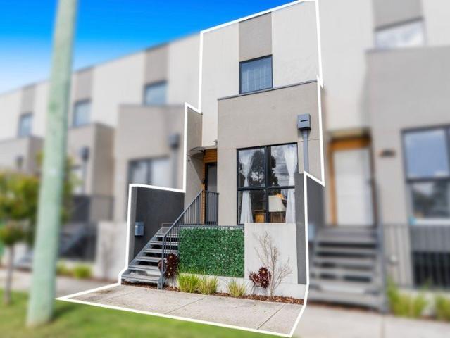 The Brief: Modern 3Bed, 3Bath Living Steps from Yarraman Station