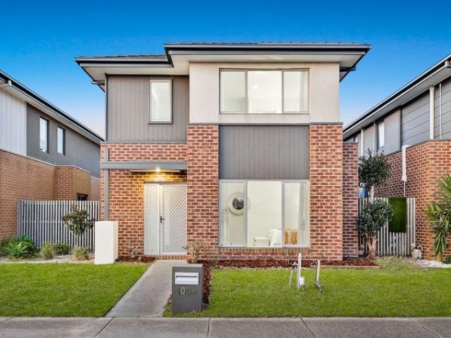 The Brief: Spacious five bedroom living with flexible space, modern finishes and everything close by