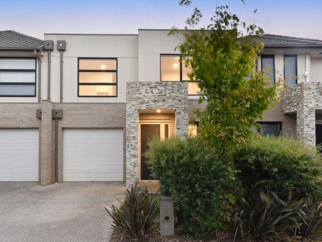The Brief: Spacious open plan living with modern finishes