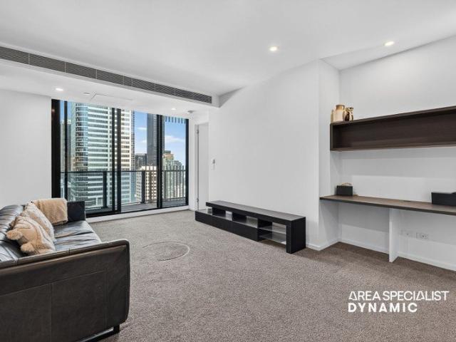 The Brief: Spacious Three Bedroom Living with Sweeping City Views in Melbourne Grand
