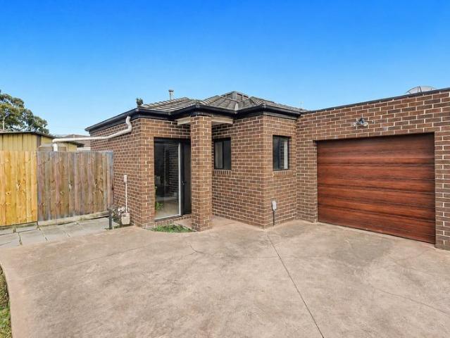 The Brief: Peaceful Parkside Living Meets Ultimate Convenience 6 mins walk to train station, shops and park