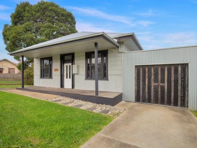 The Brief: Renovated cottage living in the heart of town!