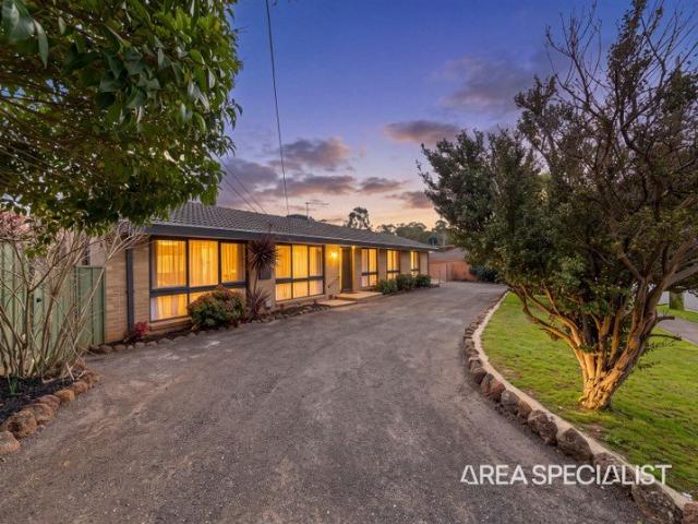 The Brief: Renovated Family Living with Space, Style & Exceptional Versatility!