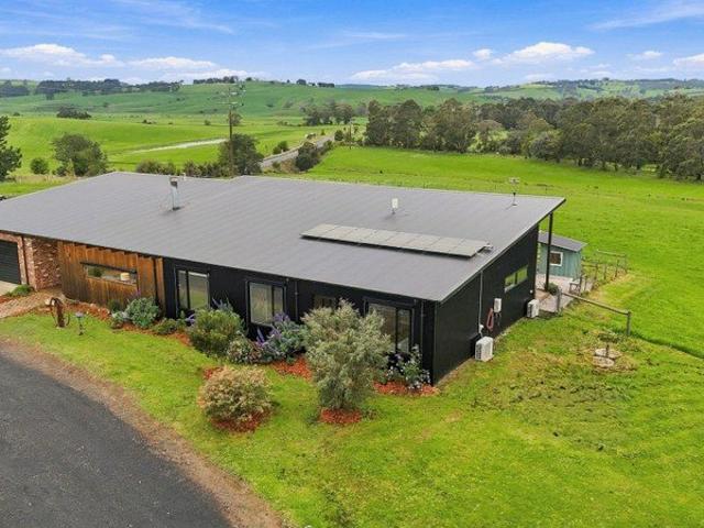 The Brief: The Complete Lifestyle Package: Home, Shed & Acreage