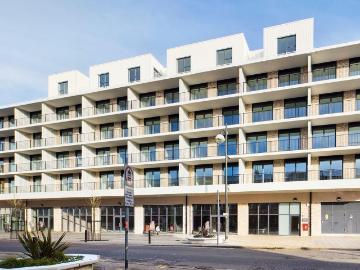 Crawley, West Sussex county, Sussex - Balcony