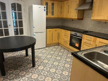 The Broadway, Friern Barnet Road, Friern Barnet N11, 2 bed flat to rent, £1,550 pcm | PrimeLocation