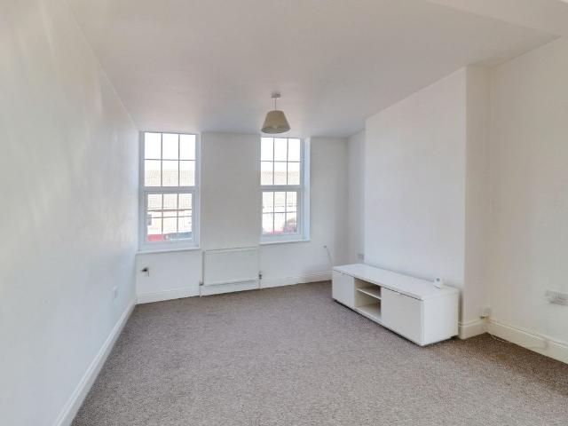 The Broadway, Southend On Sea SS1, 1 bed flat to rent, £900 pcm | PrimeLocation
