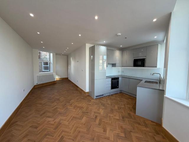 The Broadway, Woodford Green IG8, 2 bed flat to rent, £2,200 pcm | PrimeLocation