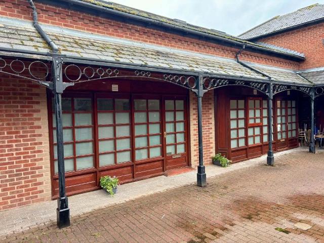 The Broadway, Thatcham RG19, 2 bed flat to rent, £1,275 pcm | PrimeLocation