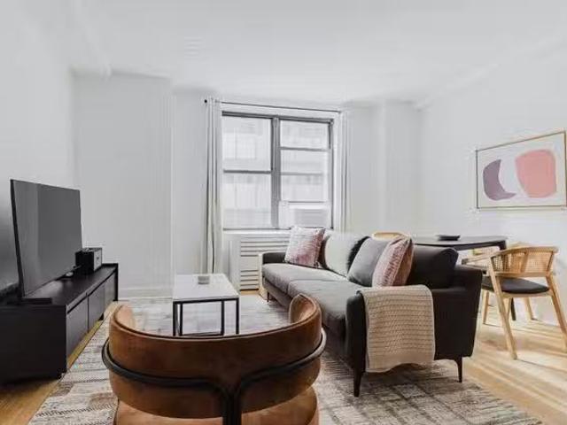 The Buchanan, 160 East 48th St, Manhattan 2 Bedroom 1 Bath