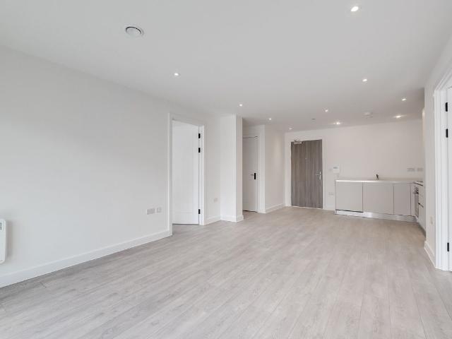 The Burj, 25 Green Street, Birmingham B12, 2 bed flat to rent, £1,275 pcm | PrimeLocation