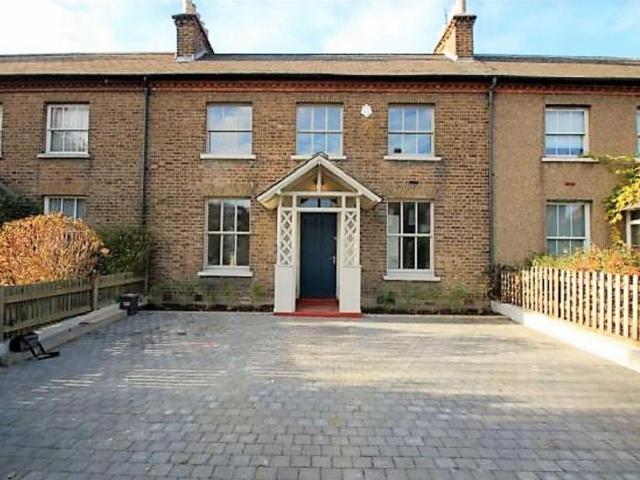 The Burroughs, London, NW4 4 bed terraced house to rent £3,150 pcm £727 pw