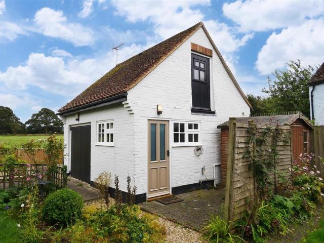 The Goggs, Watlington OX49 Studio to rent £1,400 pcm £323 pw