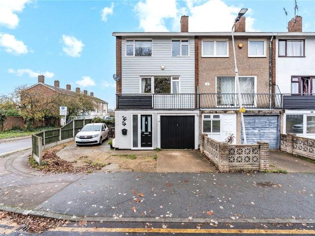 The Gore, Basildon, Essex SS14, 4 bed end terrace house to rent, £2,000 pcm | PrimeLocation