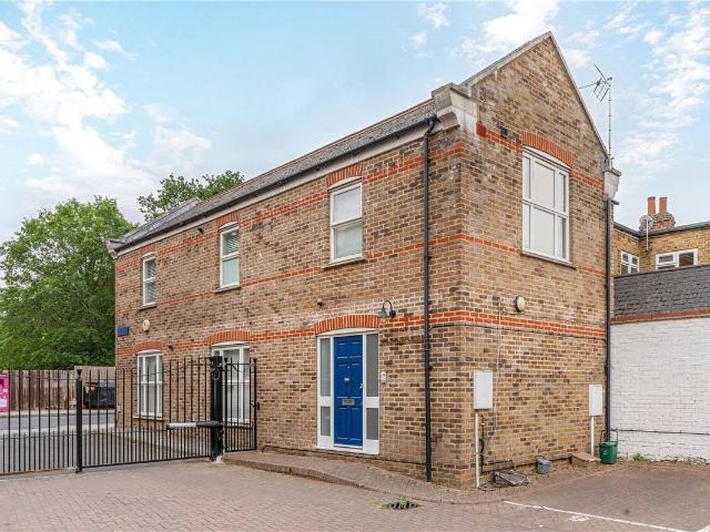 The Gatehouse, Hampton Hill TW12, 2 bed flat to rent, £1,750 pcm | PrimeLocation