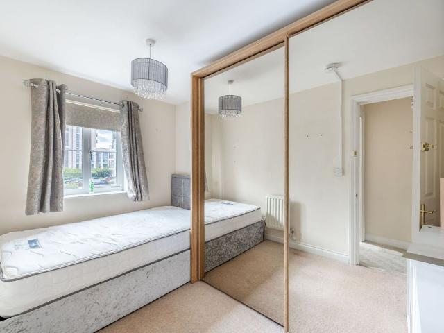 The Gateway, Watford WD18, Studio to rent, £900 pcm | PrimeLocation