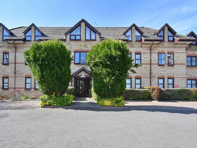 The Gables WD25, Watford, 2 bed flat to rent, £1,350 pcm | PrimeLocation