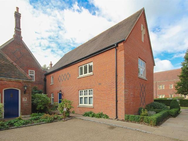 The Galleries, Brentwood CM14, 3 bed flat to rent, £2,400 pcm | PrimeLocation