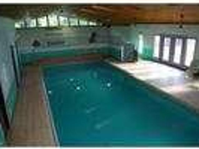 The Getaway 2 Bedroom condo with pool, right by the lake and in th