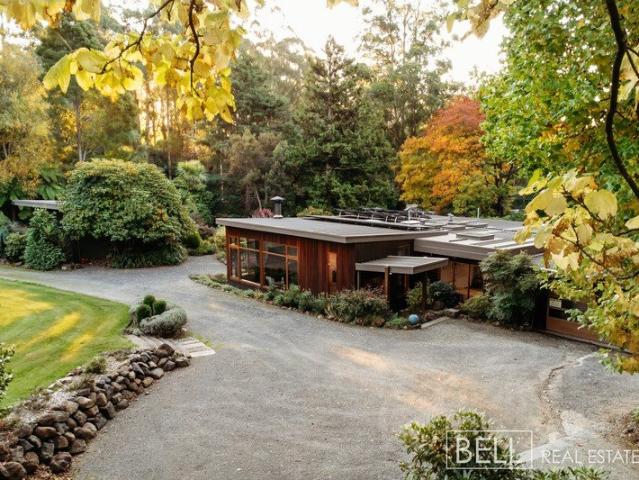 The Georgian: Five acre botanical estate with history, heart and income potential