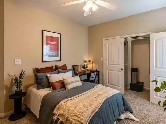 The Georgian Furnished Room in 2 Bedroom 2 Bathroom