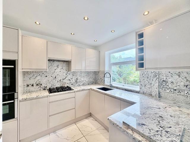 The Gladeway, Waltham Abbey EN9, 2 bed property to rent, £1,850 pcm | PrimeLocation
