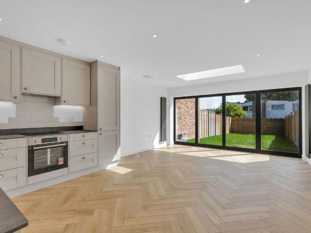 The Glade, Croydon CR0, 3 bed end terrace house to rent, £2,800 pcm | PrimeLocation
