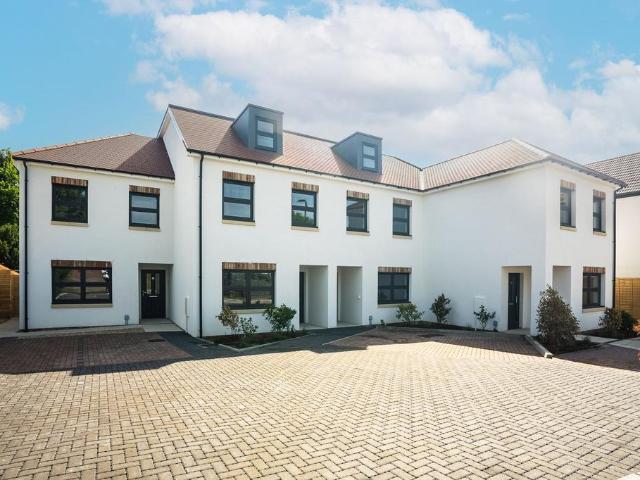 The Glade, Croydon, CR0 4 bed terraced house to rent £3,300 pcm £762 pw