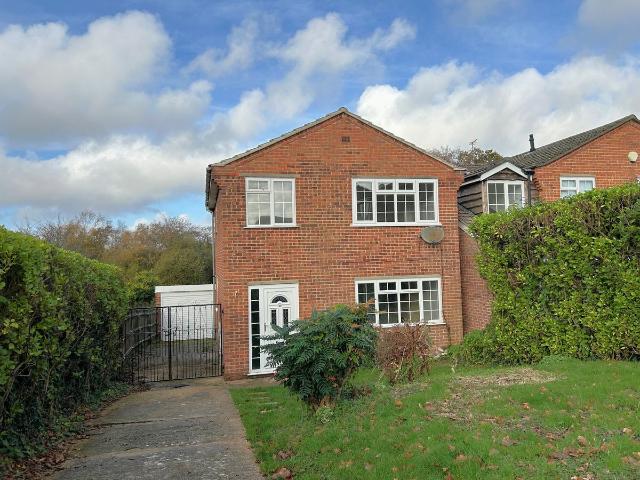 The Glade, Langley SO45, 3 bed detached house to rent, £1,450 pcm | PrimeLocation