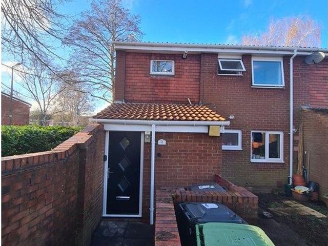 The Glade, Wolverhampton WV8, 2 bed flat to rent, £895 pcm | PrimeLocation