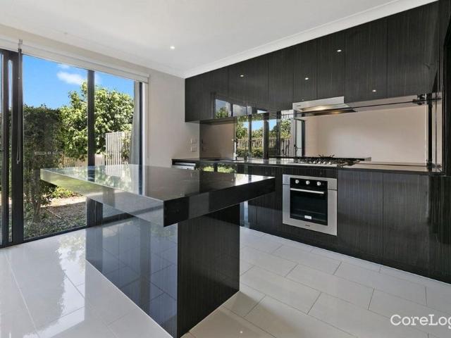 THE GLADES ESTATE HOME