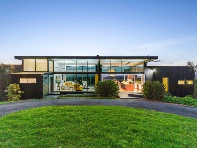 The Glasshouse | A Landmark of Architectural Precision and Hinterland Presence