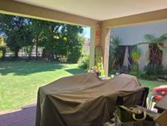 the glen! delightful garden unit!