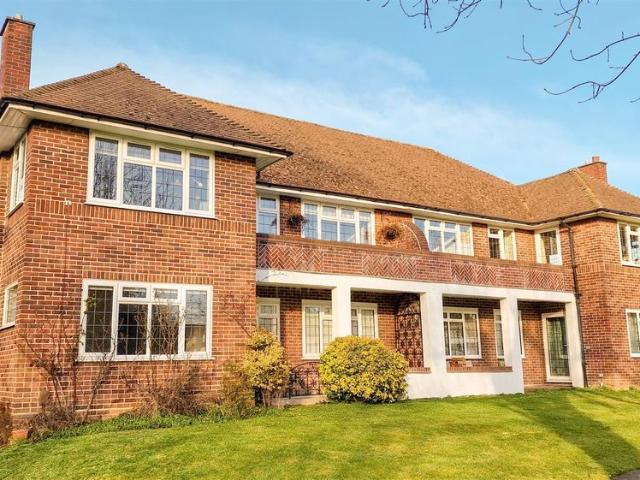 The Glen, Northwood HA6, 2 bed maisonette to rent, £2,000 pcm | PrimeLocation