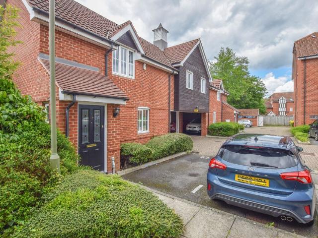 The Granary, Stanstead Abbotts SG12, 1 bed flat to rent, £1,200 pcm | PrimeLocation