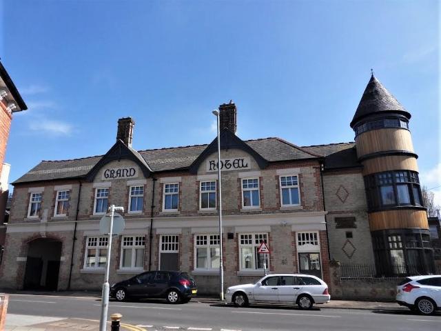 The Grand Hotel, Canal Street, South. 2 bed flat to rent £900 pcm £208 pw