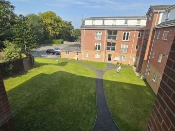 Apartment to rent in Bebington Wirral - Equipped kitchen
