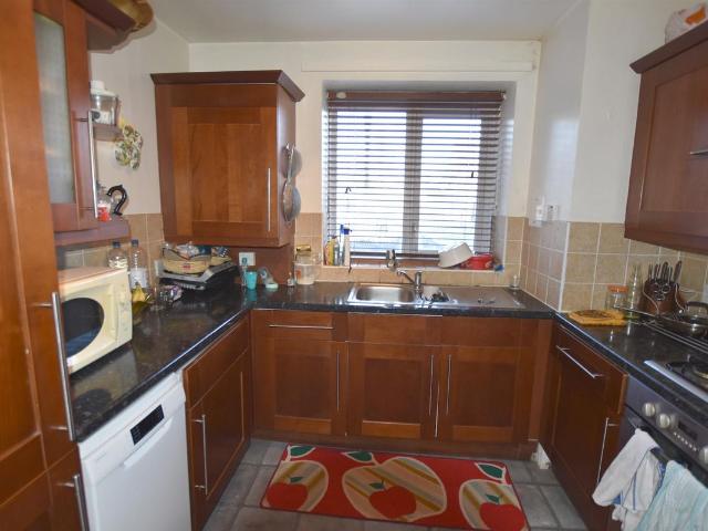The Grange, Goldhawk Road W12, 2 bed flat to rent, £2,150 pcm | PrimeLocation