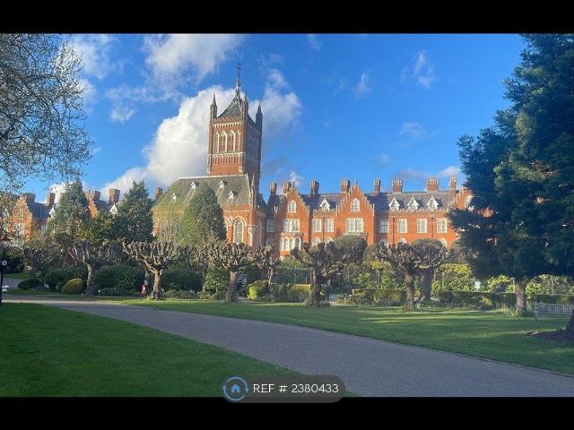 The Grange, Virginia Water GU25, 2 bed flat to rent, £2,350 pcm | PrimeLocation