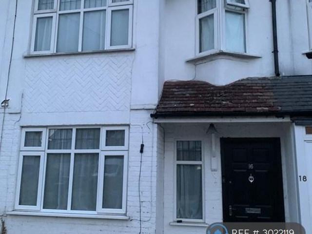 The Grange, Wembley, HA0 4 bed terraced house to rent £3,000 pcm £692 pw
