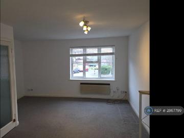 The Greenway, Uxbridge, UB10 1 bed flat to rent £1,450 pcm £335 pw