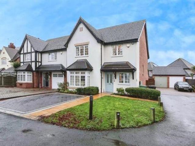The Green, Castle Bromwich, 3 Bedroom Detached