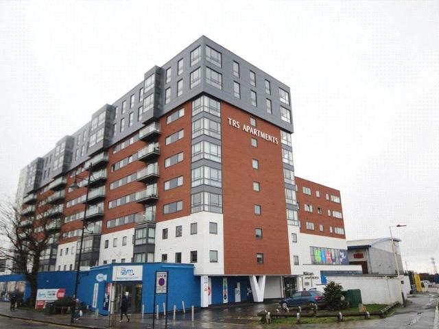 The Green, Southall, Ealing, UB2 2 bed apartment to rent £2,500 pcm £577 pw